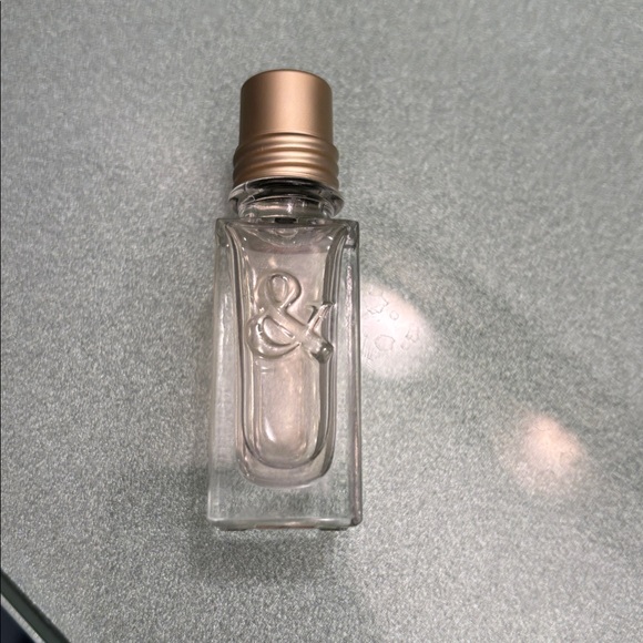 L'Occitane Travel Set - Picture 3 of 7